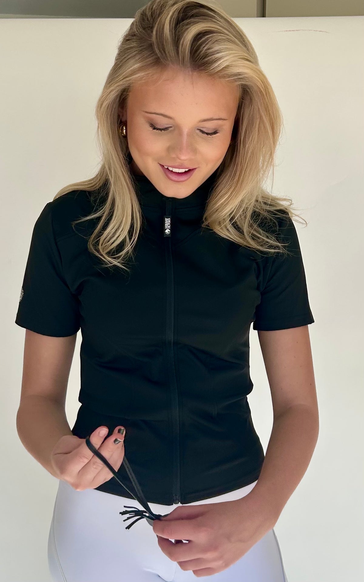 Short sleeve zipped shirt